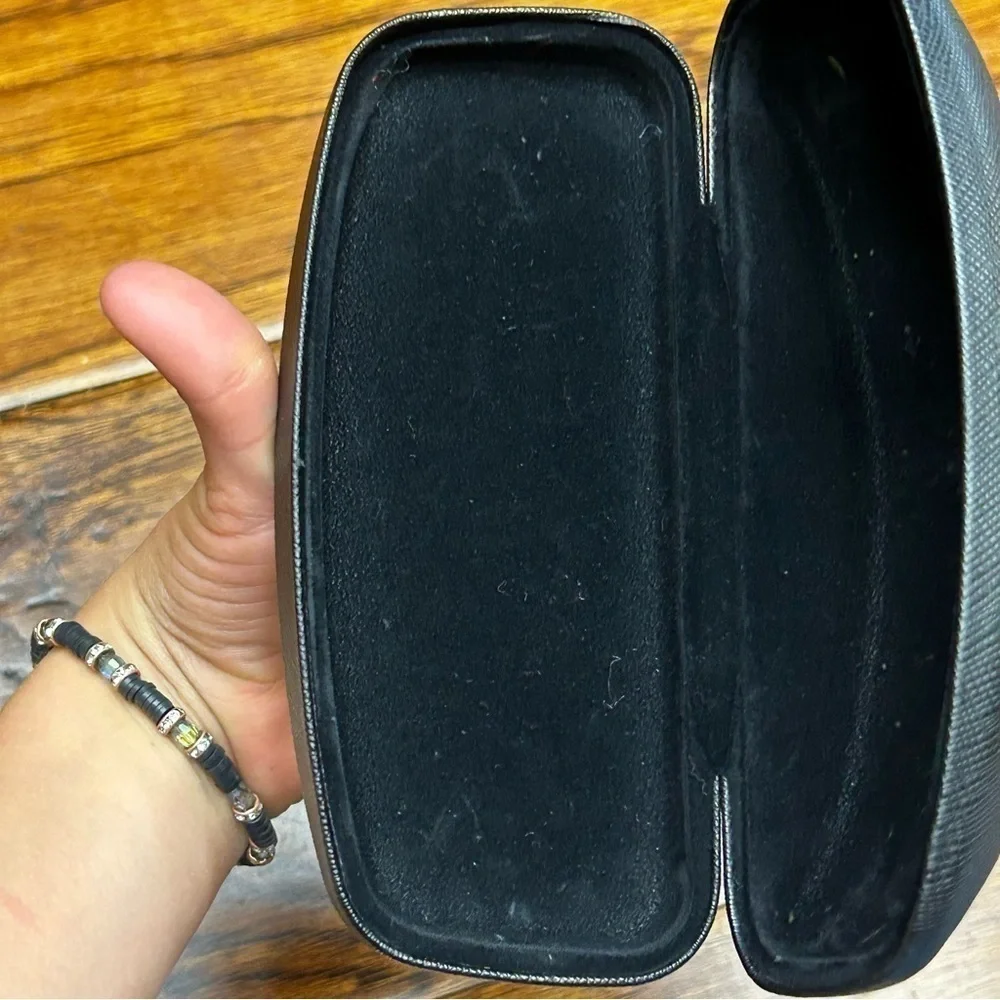 Salvatore ferragamo glasses‎ case